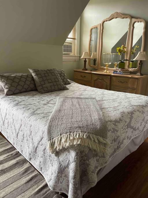 Redefined Alchemy - Bright, Eclectic, Pretty Apt 3E Little Falls Eksteriør billede